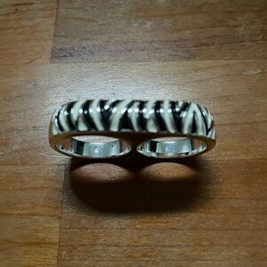 Zebra design “twosome” double ring